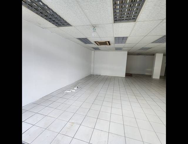 300M² RETAIL TO LET IN OVERPORT